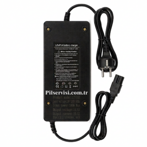 12V 10A LiFePO4 batarya şarj aleti C16 soketli cihaz